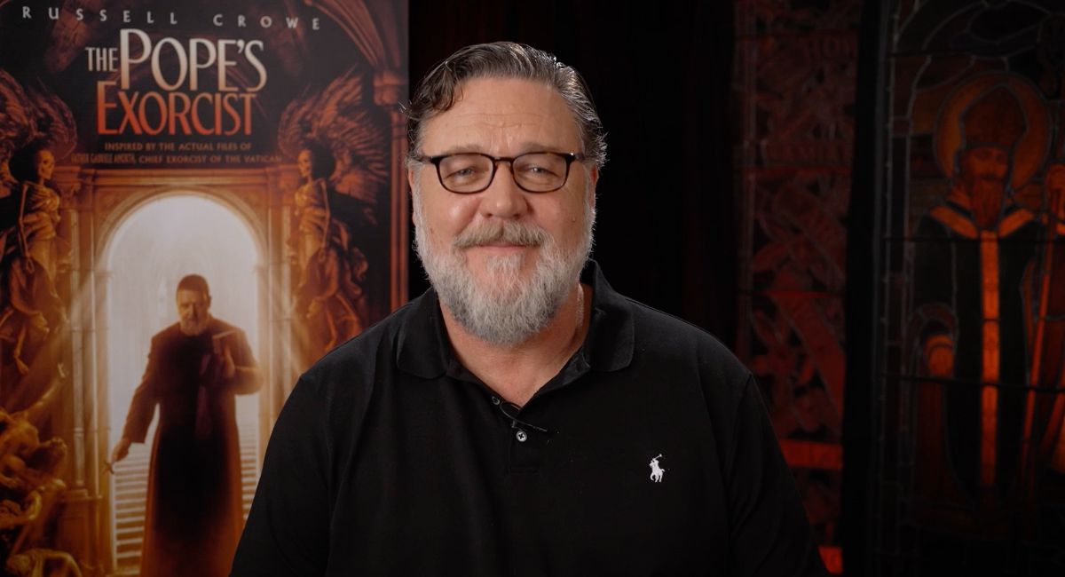 The Pope S Exorcist Interview Russell Crowe Moviefone