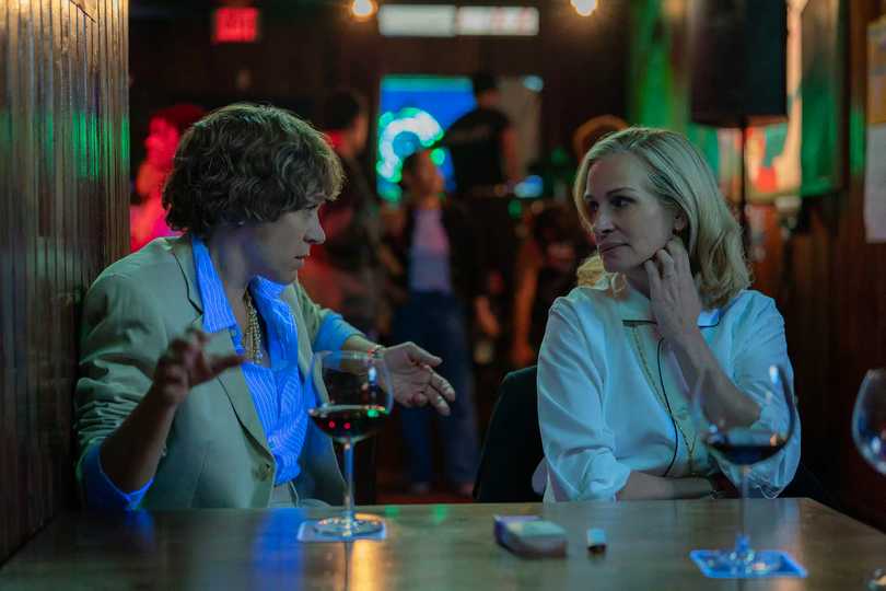 After The Hunt - Julia Roberts and Chloë Sevigny at the Bar Table