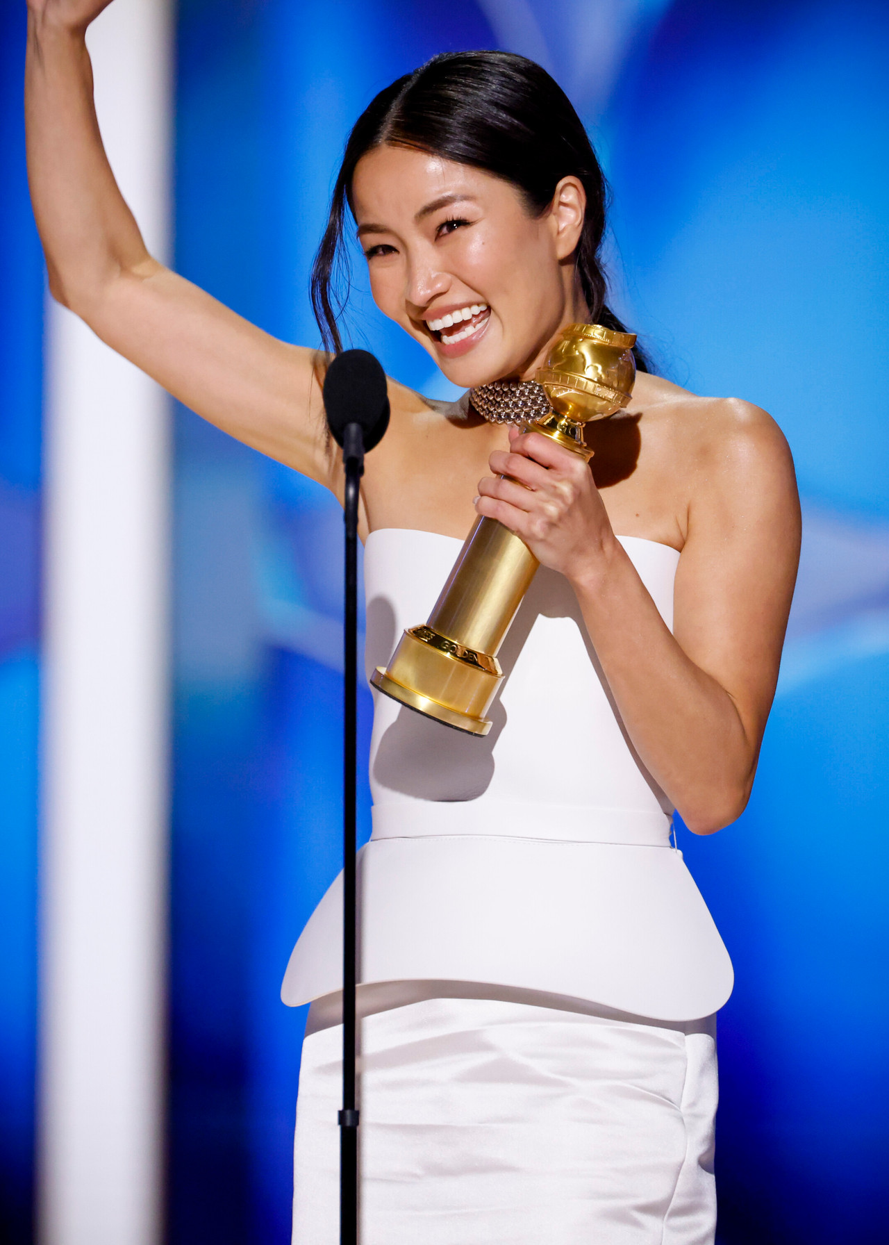 Anna Sawai Wins Golden Globe for Shogun