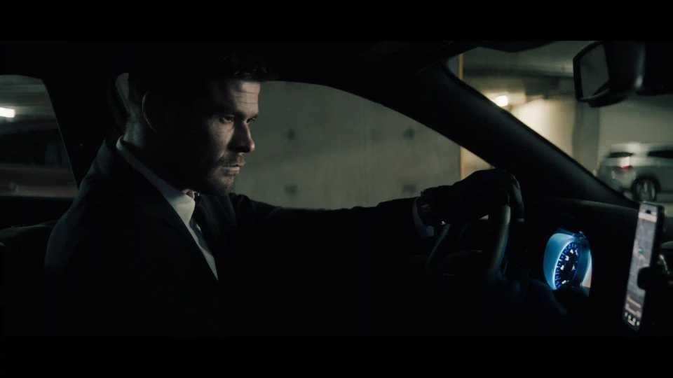 Crime 101 - Chris Hemsworth as Mike Davis