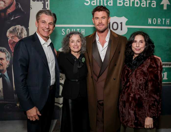 Crime 101 - Mike Hopkins, Courtenay Valenti, Chris Hemsworth and Sue Kroll at the World Premiere