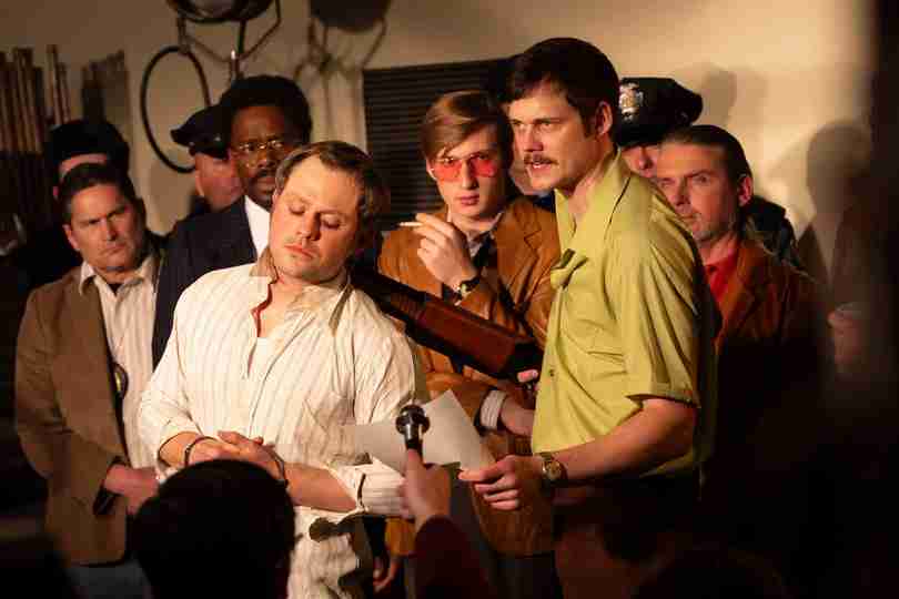 Dead Man's Wire - Bill Skarsgård and Dacre Montgomery Scene