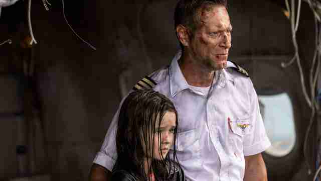 Deep Water - Aaron Eckhart and Molly Belle Wright