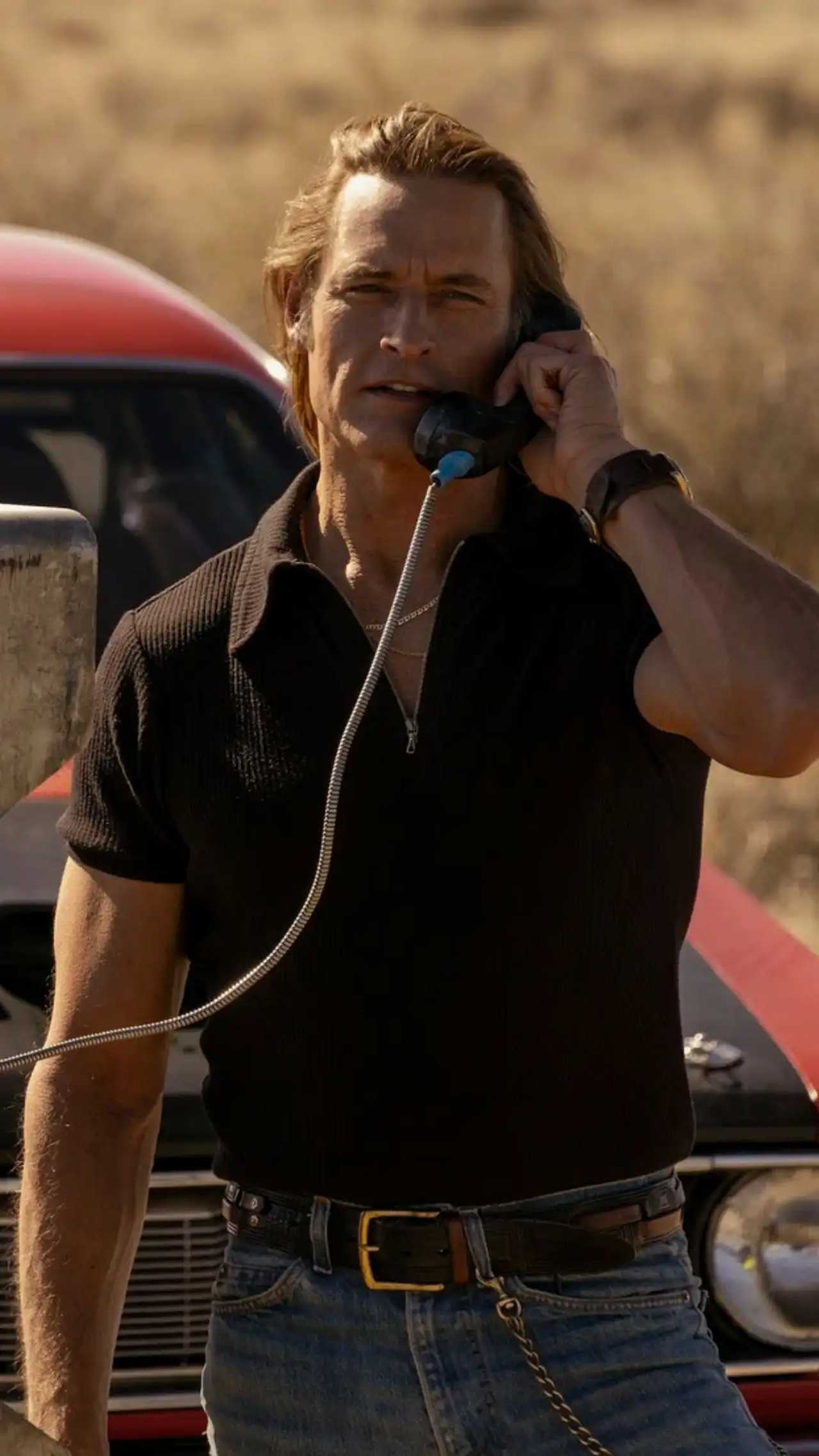 Duster Season 1 - Josh Holloway in The Desert in Episode 1