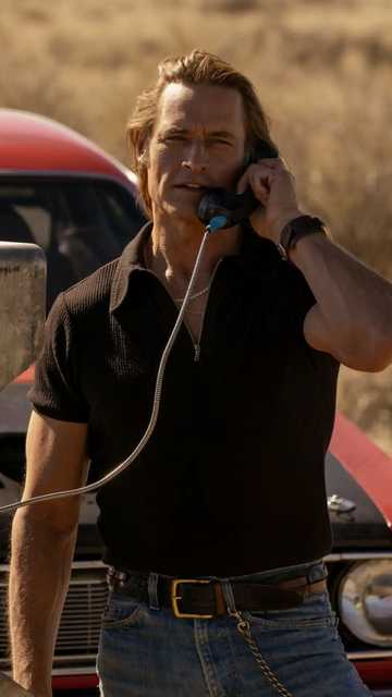 Duster Season 1 - Josh Holloway in The Desert in Episode 1