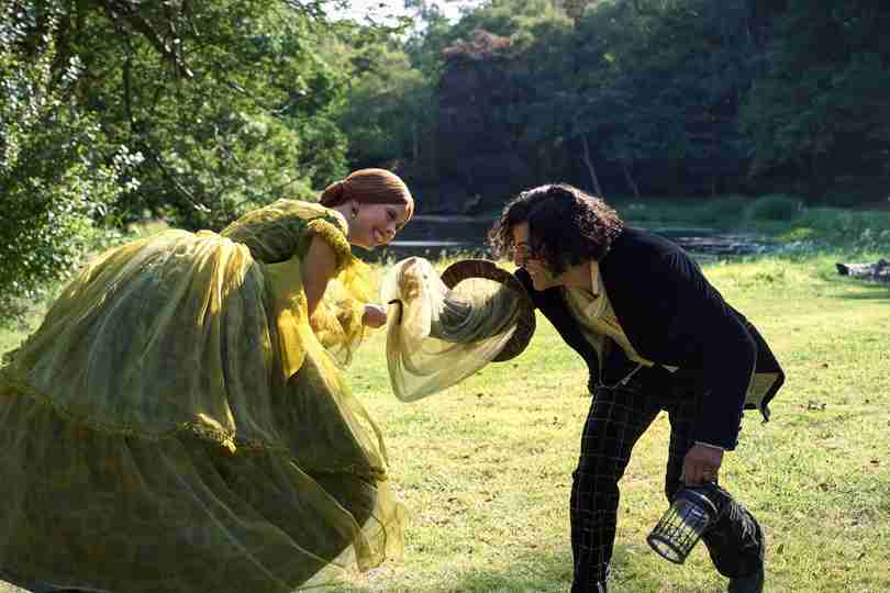 Frankenstein - Mia Goth and Oscar Isaac