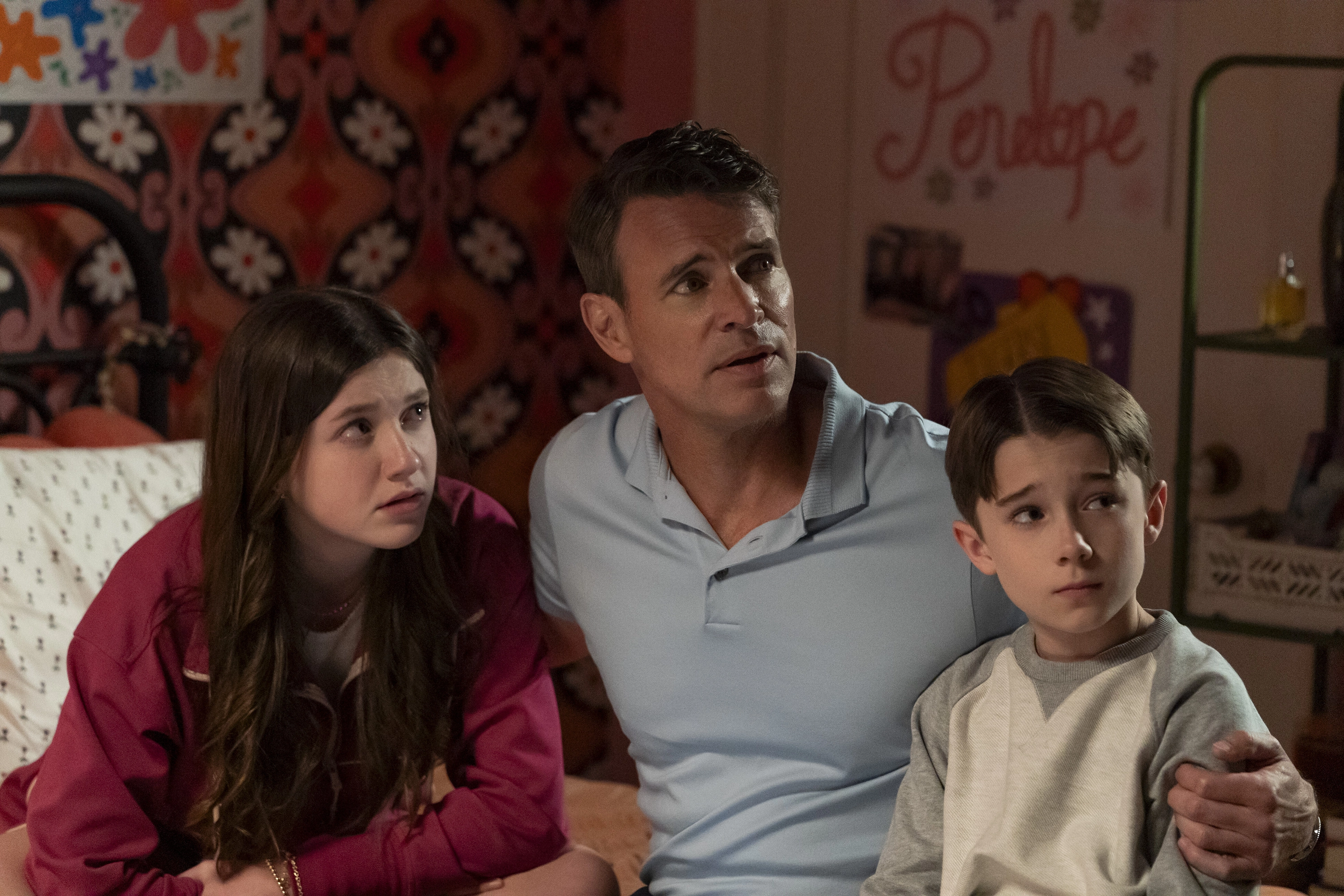 It's Not Like That Season 1 - Cassidy Paul, Scott Foley and Cary Christopher