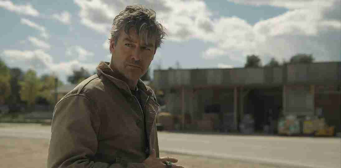 Lanterns Season 1 - Kyle Chandler as Hal Jordan