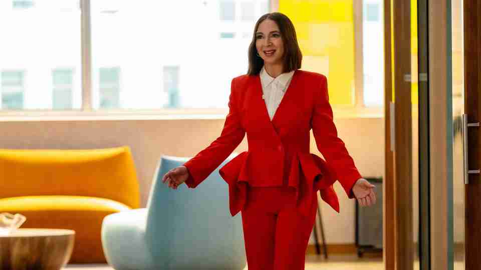 Loot Season 3 - First Look at Maya Rudolph