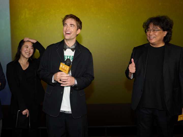 Mickey 17 - Robert Pattinson and Bong Joon-ho at a Fan Screening
