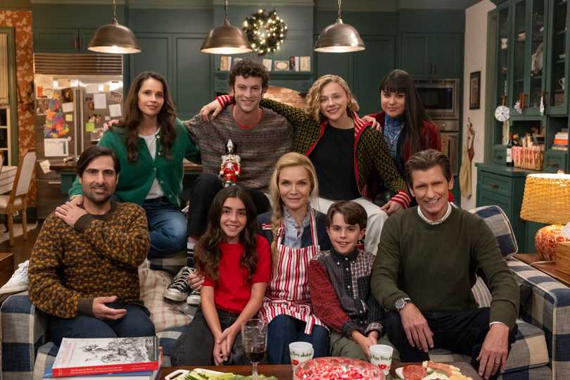 Oh. What. Fun. - First Look at Cast