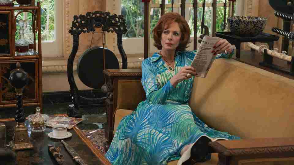 Palm Royale Season 2 - First Look at Allison Janney as Evelyn