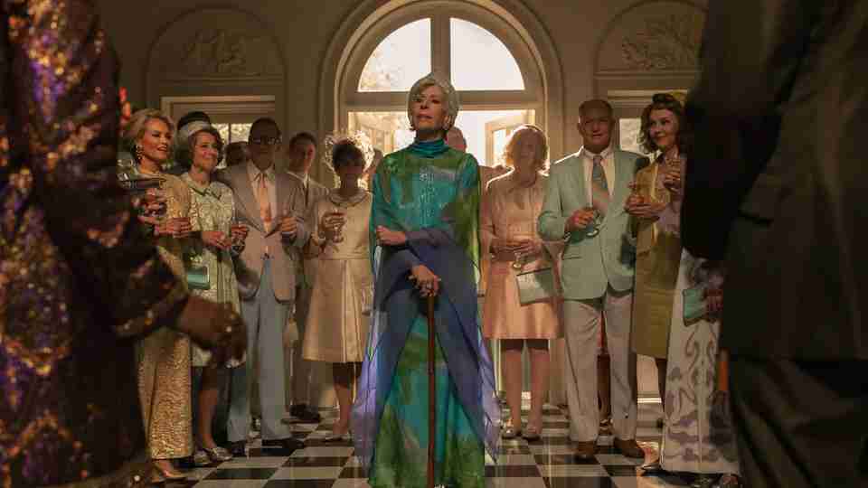 Palm Royale Season 2 - First Look at Carol Burnett as Norma Dellacorte