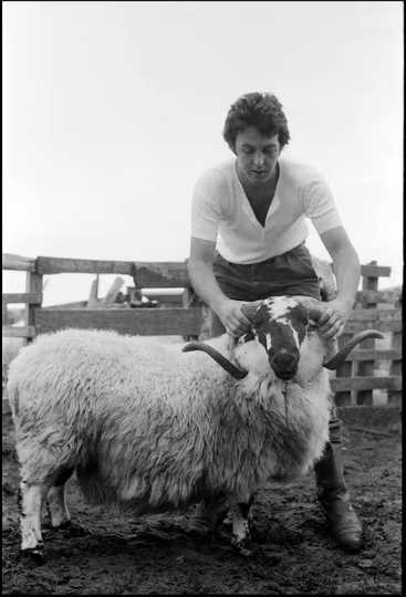 Paul McCartney: Man on the Run - Paul McCartney on the Farm