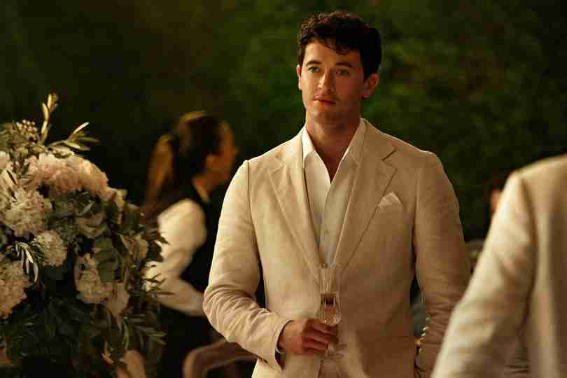 People We Meet on Vacation - Tom Blyth as Alex