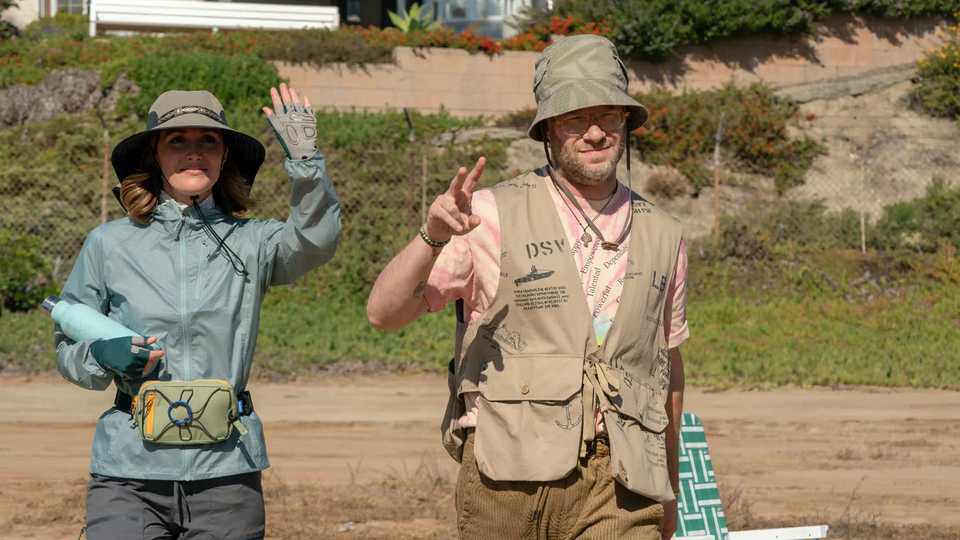 Platonic Season 2 - Rose Byrne and Seth Rogen Beach Walk Scene