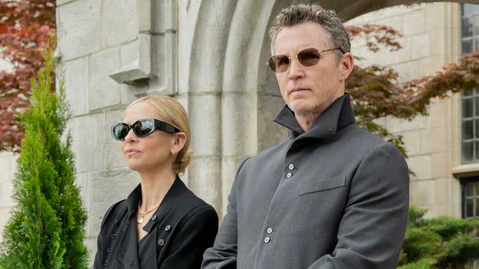 Ready or Not: Here I Come - First Look at Sarah Michelle Gellar and Shawn Hatosy