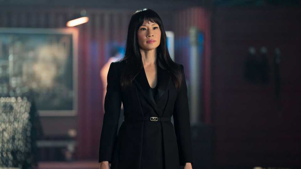 Red One - Lucy Liu Commands the Scene