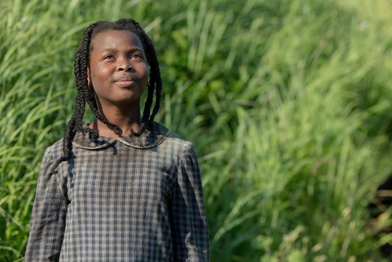 Sarah's Oil - Sarah Looks to the Sky