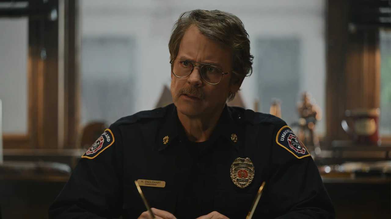 Smoke Season 1 - Greg Kinnear as Harvey Englehart