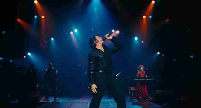 Song Sung Blue - Hugh Jackman as Mike Sardina