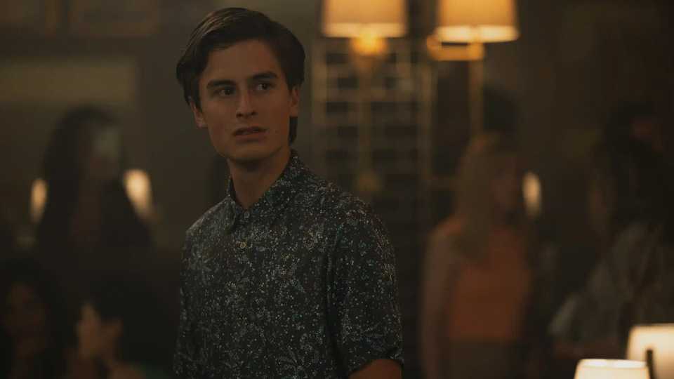 Stick Season 1 - Peter Dager in Restaurant