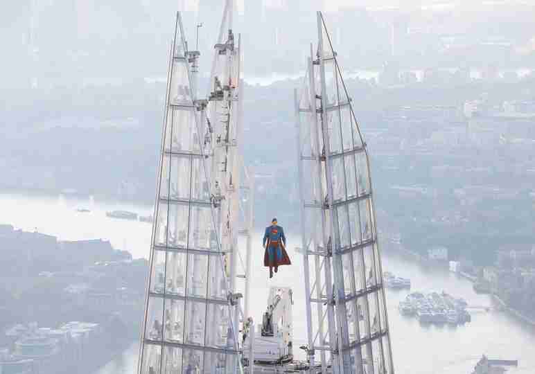 Superman - Superman London Look Up