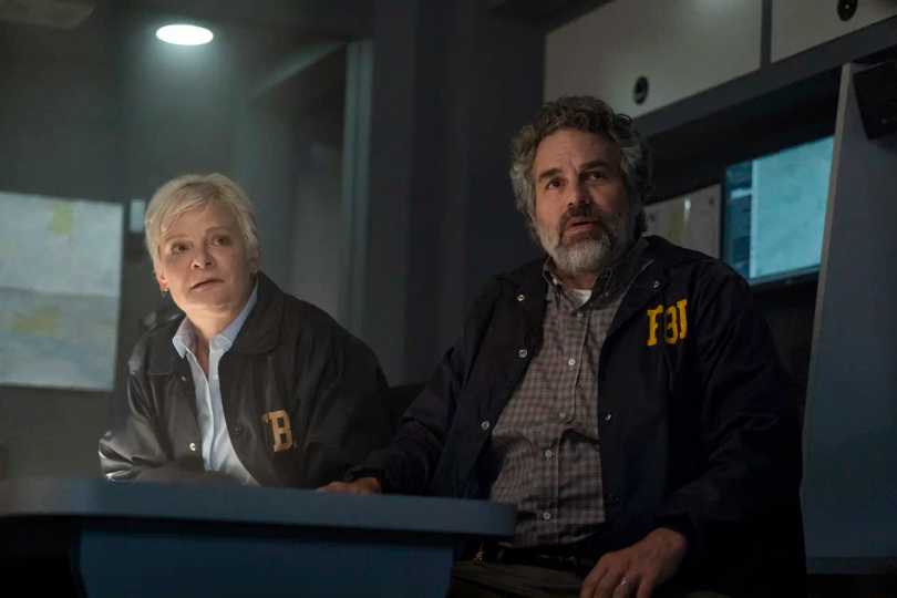 Task Season 1 - Mark Ruffalo and Martha Plimpton