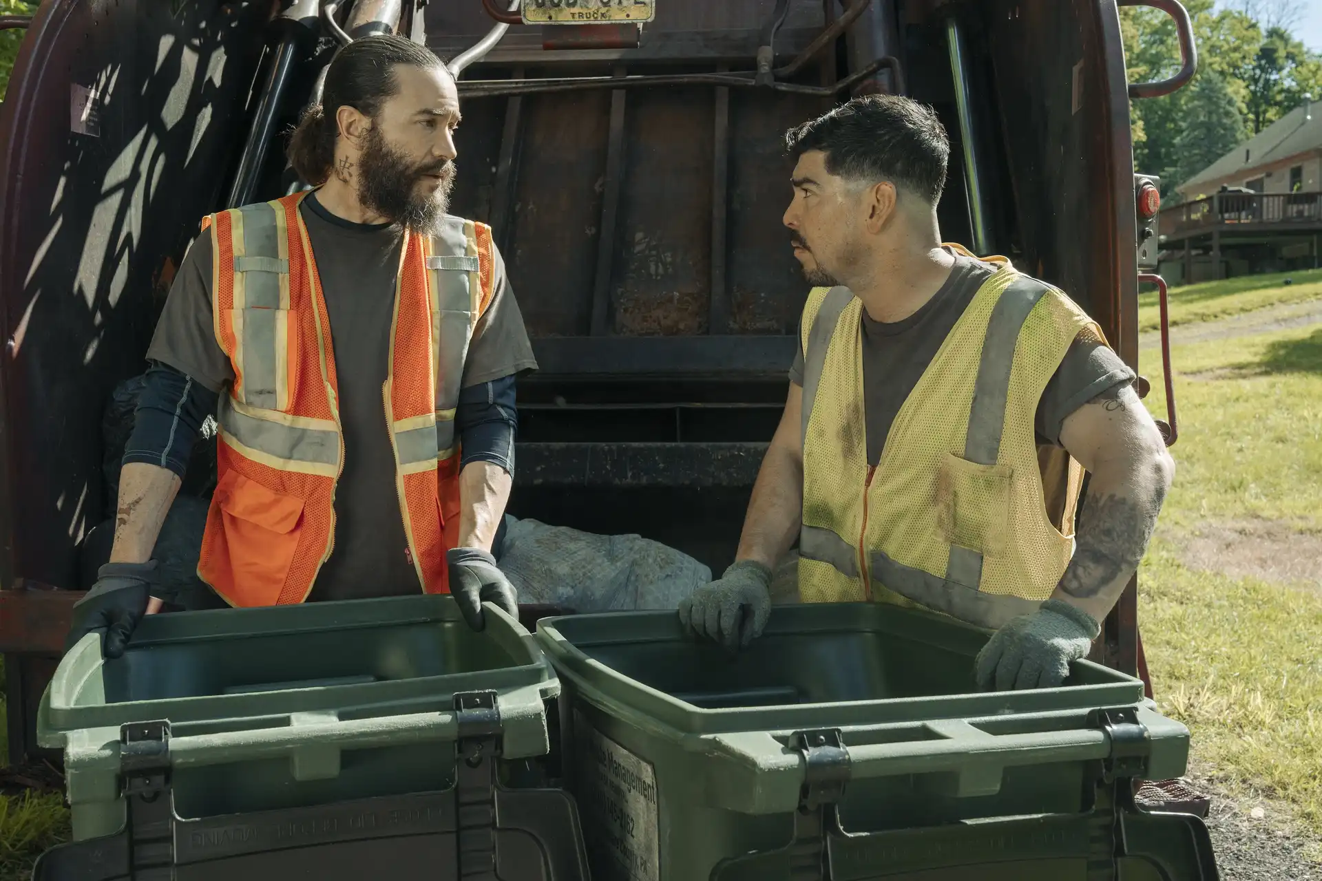 Task Season 1 - Tom Pelphrey and Raúl Castillo