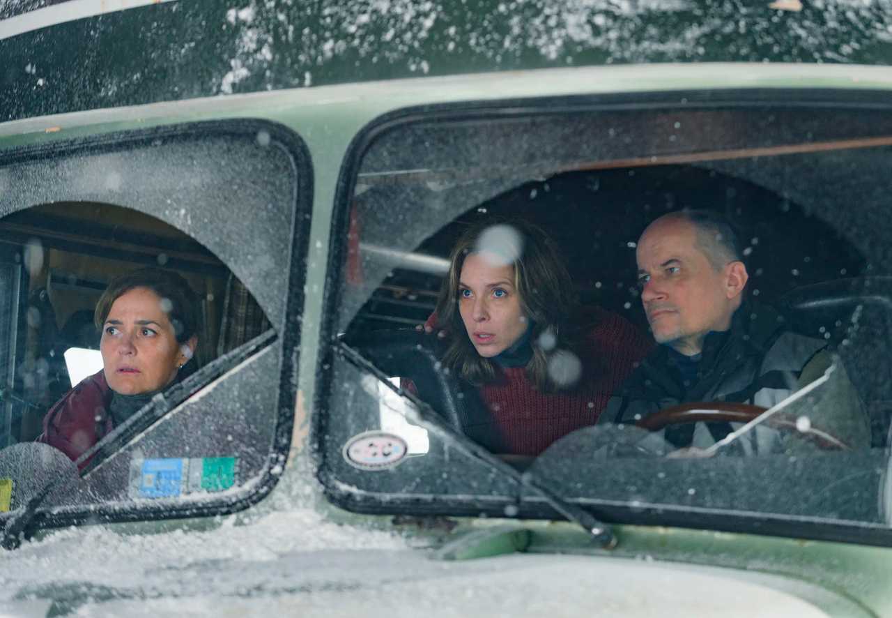 The Eternaut Season 1 - Andrea Pietra, Carla Peterson and Marcelo Subiotto Scene