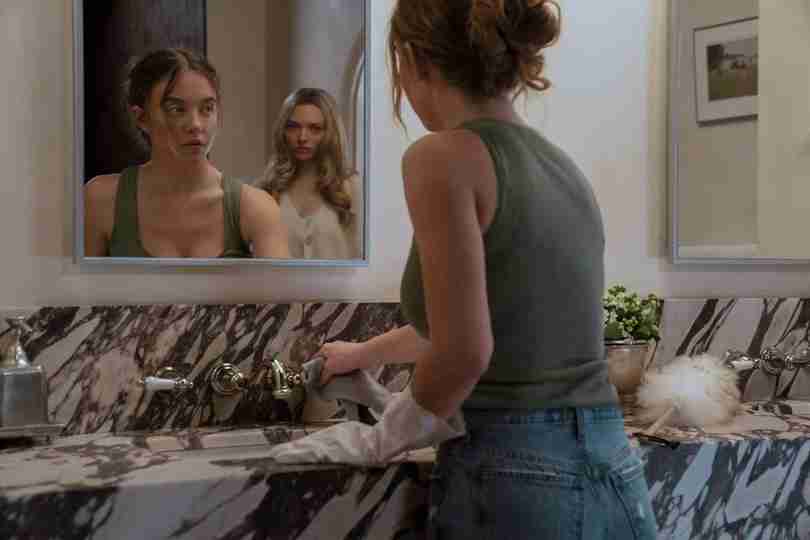 The Housemaid - Amanda Seyfried and Sydney Sweeney in the Bathroom