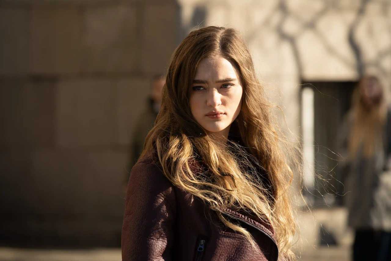 The Internship - Lizzy Greene as Renee	