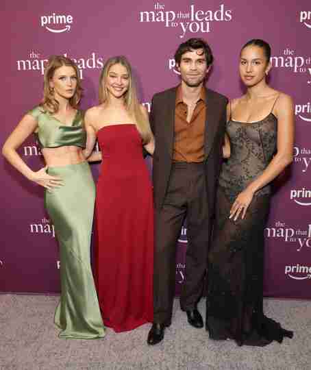 The Map That Leads to You - Madison Thompson, Madelyn Cline, KJ Apa and Sofia Wylie at Charleston Premiere