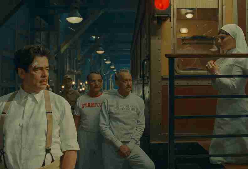 The Phoenician Scheme - Benicio Del Toro, Bryan Cranston, Tom Hanks and Mia Threapleton