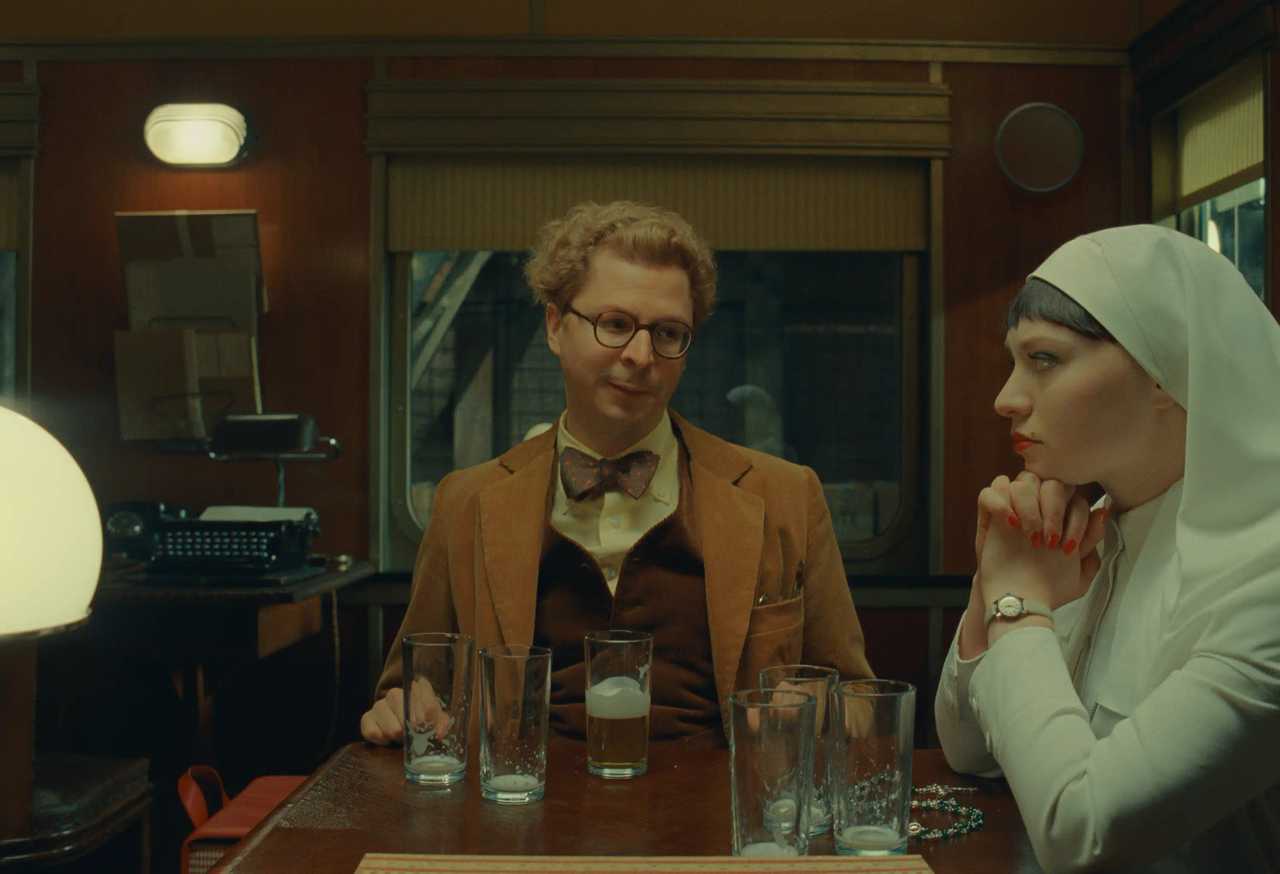 The Phoenician Scheme - Michael Cera and Mia Threapleton Scene