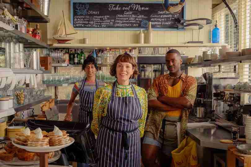 The Roses – Olivia Colman, Sunita Mani & Ncuti Gatwa Inside the Café 