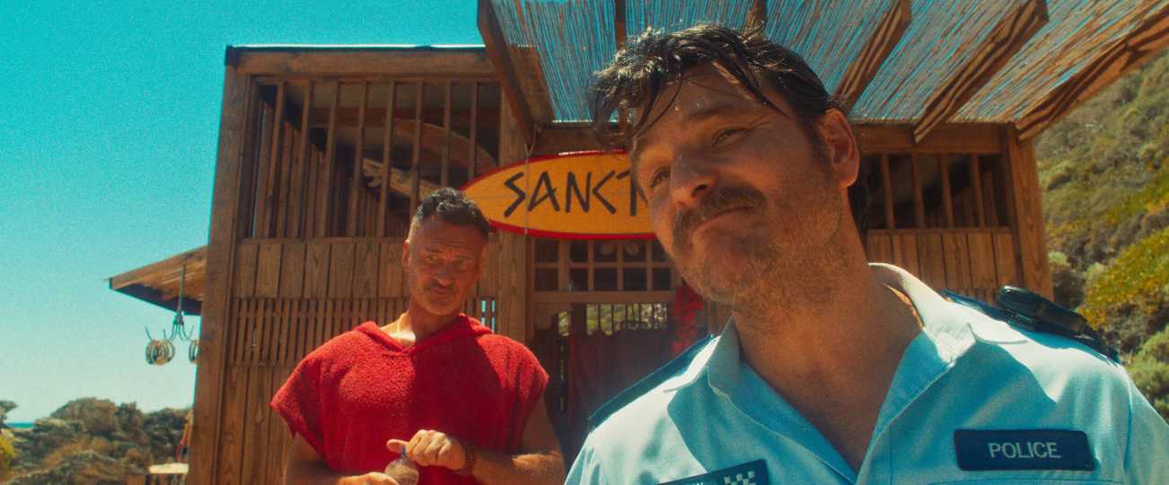 The Surfer - Julian McMahon and Justin Rosniak on the Beach