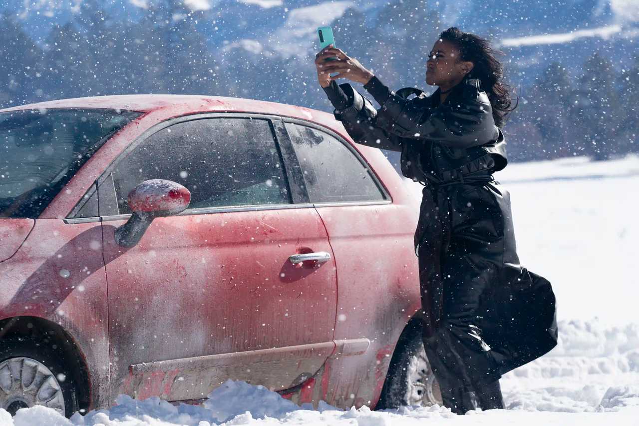 Tyler Perry's Finding Joy - Joy Stuck in the Snow