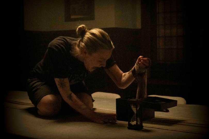 Vicious - Dakota Fanning The Table Scene