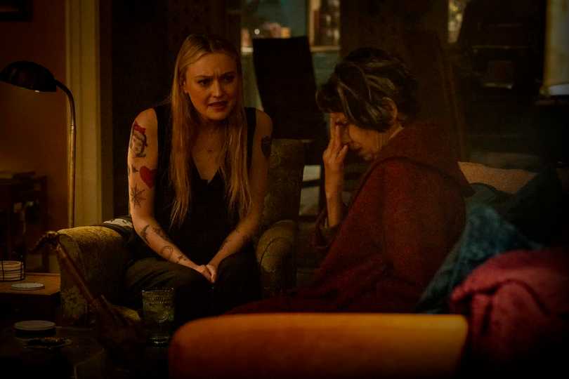 Vicious - Dakota Fanning and Kathryn Hunter