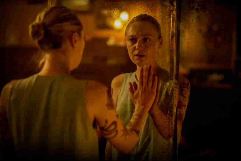 Vicious - Dakota Fanning in front of a Mirror