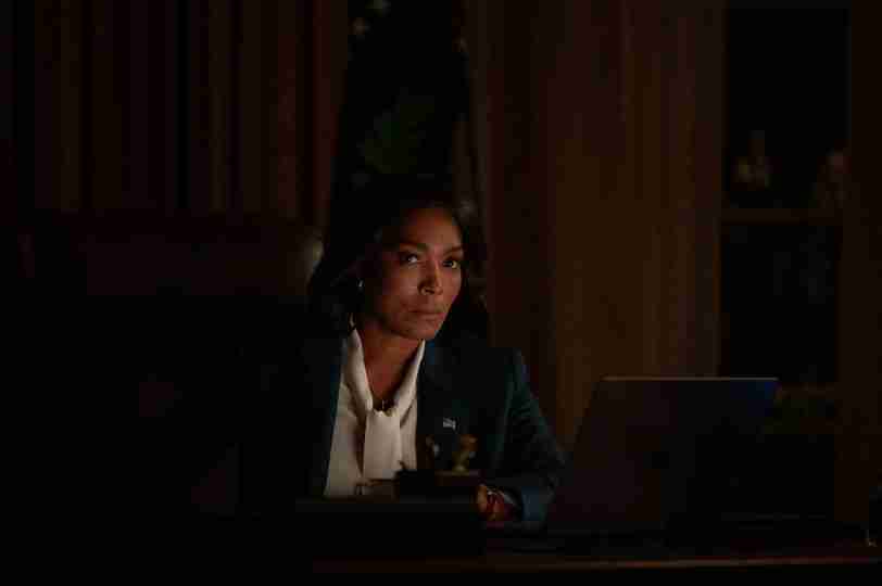 Zero Day - Angela Bassett as President Mitchell in Episode 102