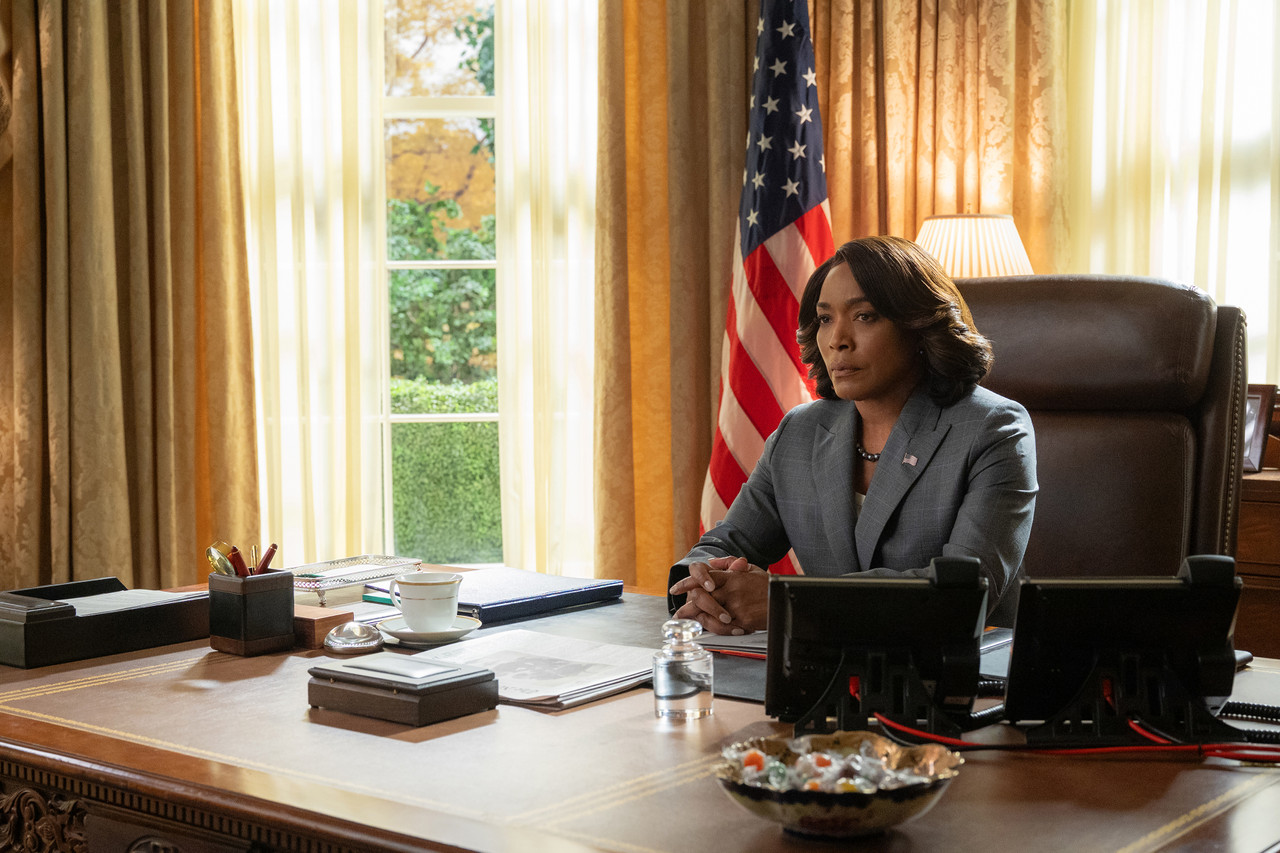 Zero Day - Angela Bassett as President Mitchell in Episode 104