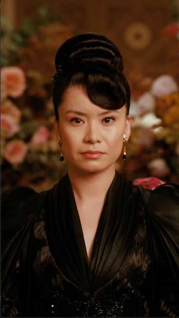 Bridgerton Season 4 - Lady Araminta Gun Clip