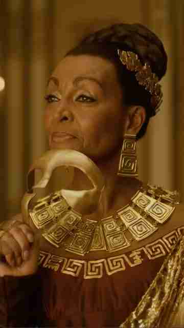 Bridgerton Season 4 - The Legendary Lioness of the Ton Clip