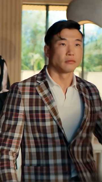 Loot Season 3 - Molly’s Best Investment Yet Clip