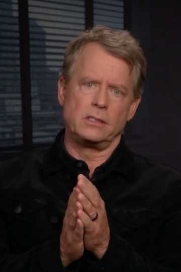 Greg Kinnear