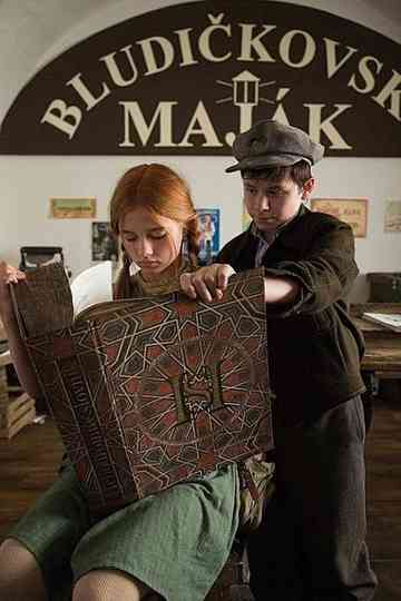 Dům U Zlatého úsvitu Poster