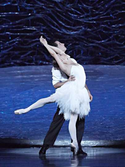 Graeme Murphys Swan Lake