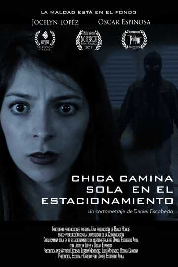 Chica camina sola en el estacionamiento Poster